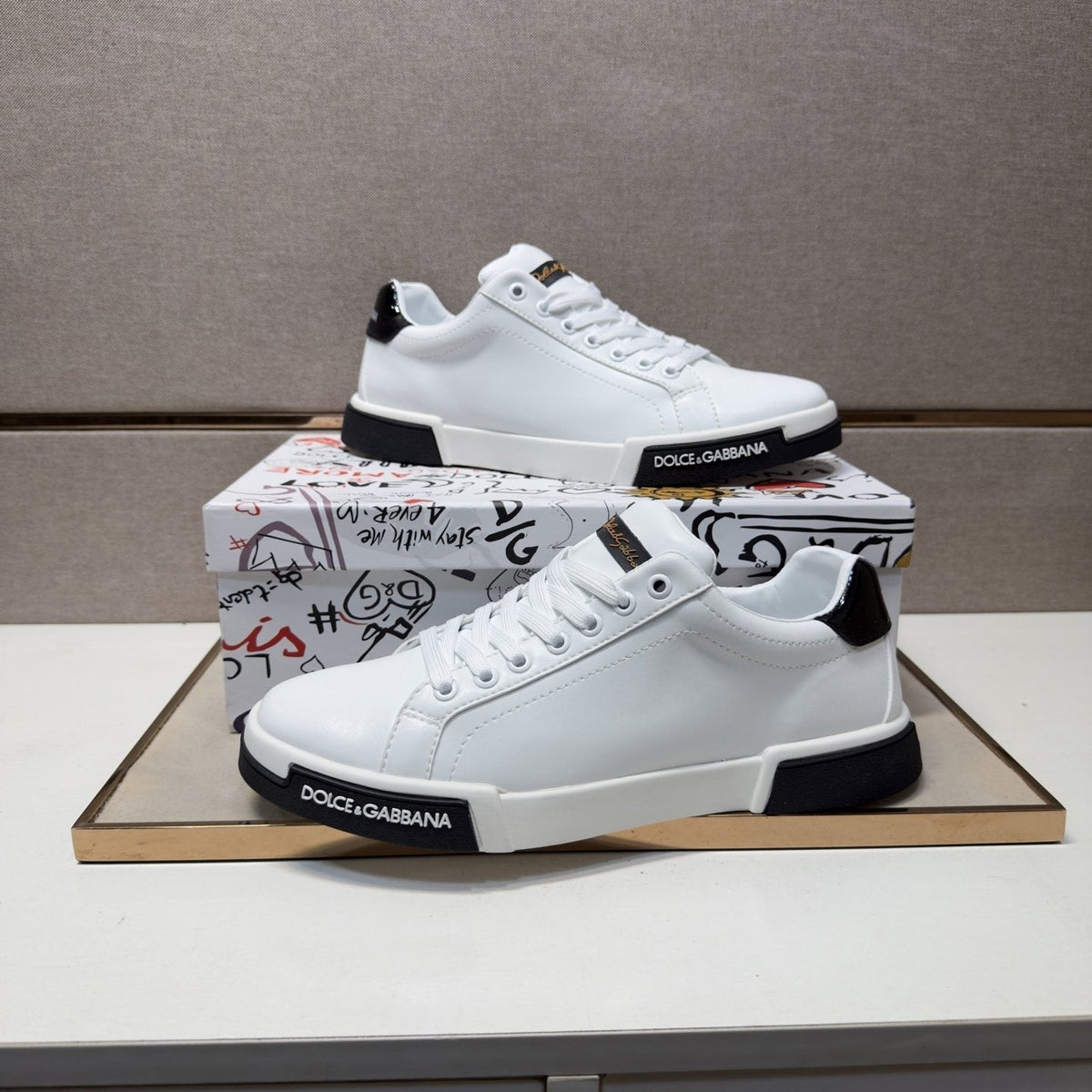 Dolce & Gabbana Men's White Black Low-Top Sneakers